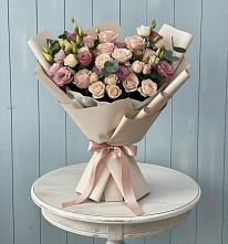 Букет цветов из:  Розы и Лизиантусы в Холбоне