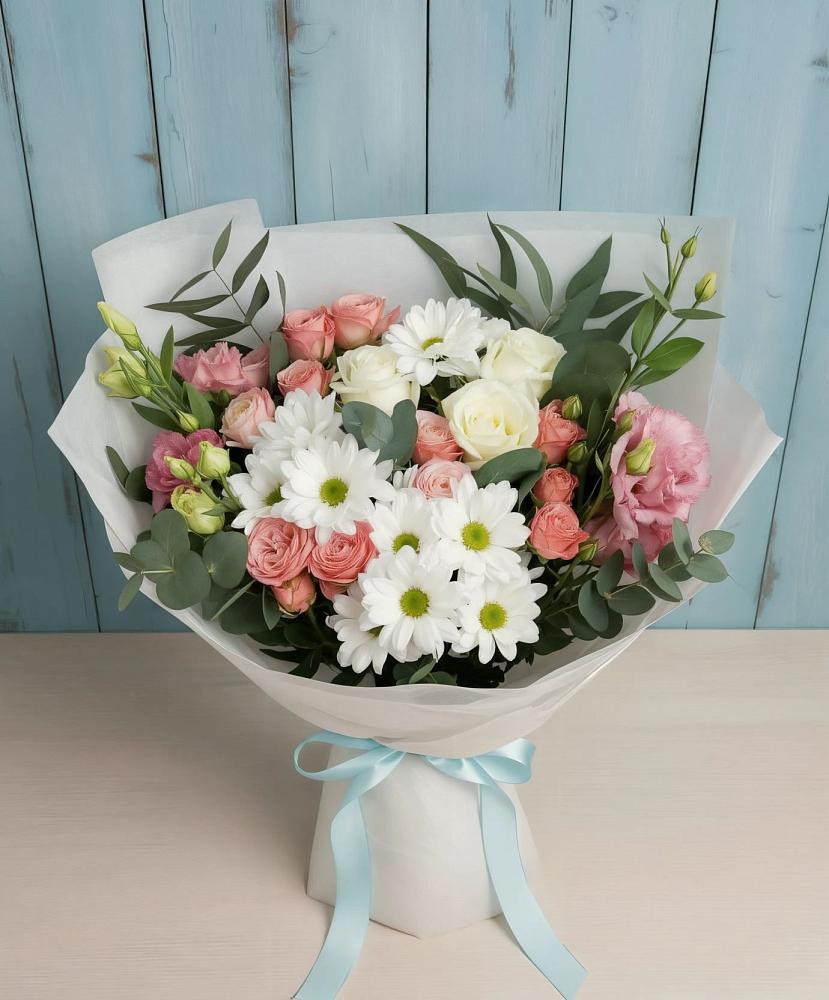 Букет цветов из: Розы, Лизиантусы и Хризантемы в Холбоне