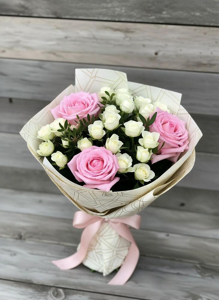 Букет цветов из: Розы в Холбоне