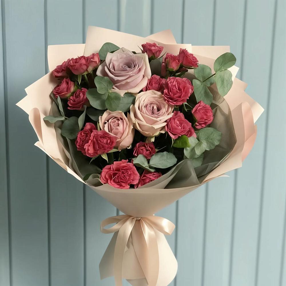 Букет цветов из: Гвоздики и Розы в Холбоне