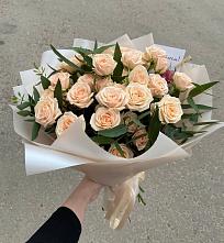 Букет Кремовые розы Латте в Холбоне