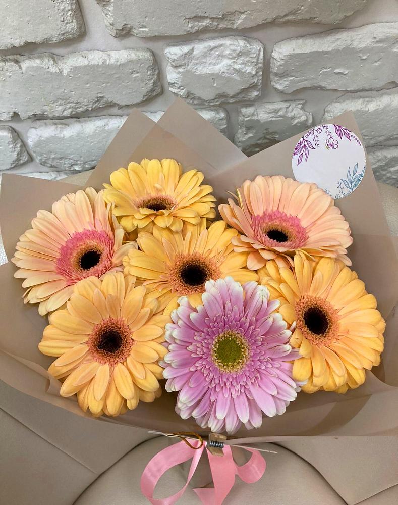 Букет цветов из: Герберы в Холбоне