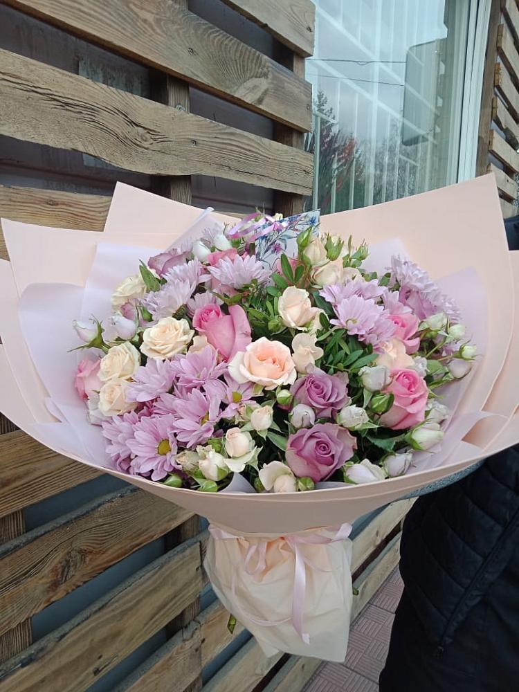 Букет цветов из: Розы и Хризантемы в Холбоне