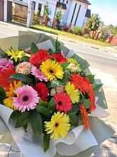 Букет цветов из:  Герберы #REPLACE_PRED# Холбоне