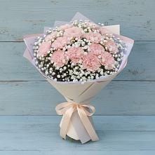 Букет цветов из:  Гвоздики в Холбоне