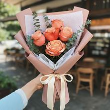 Букет цветов из:  Розы #REPLACE_PRED# Холбоне