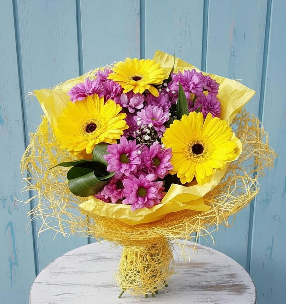 Букет цветов из: Хризантемы и Герберы в Холбоне