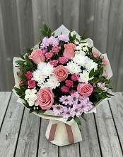 Букет цветов из:  Альстромерии, Гвоздики, Розы и Хризантемы #REPLACE_PRED# Холбоне