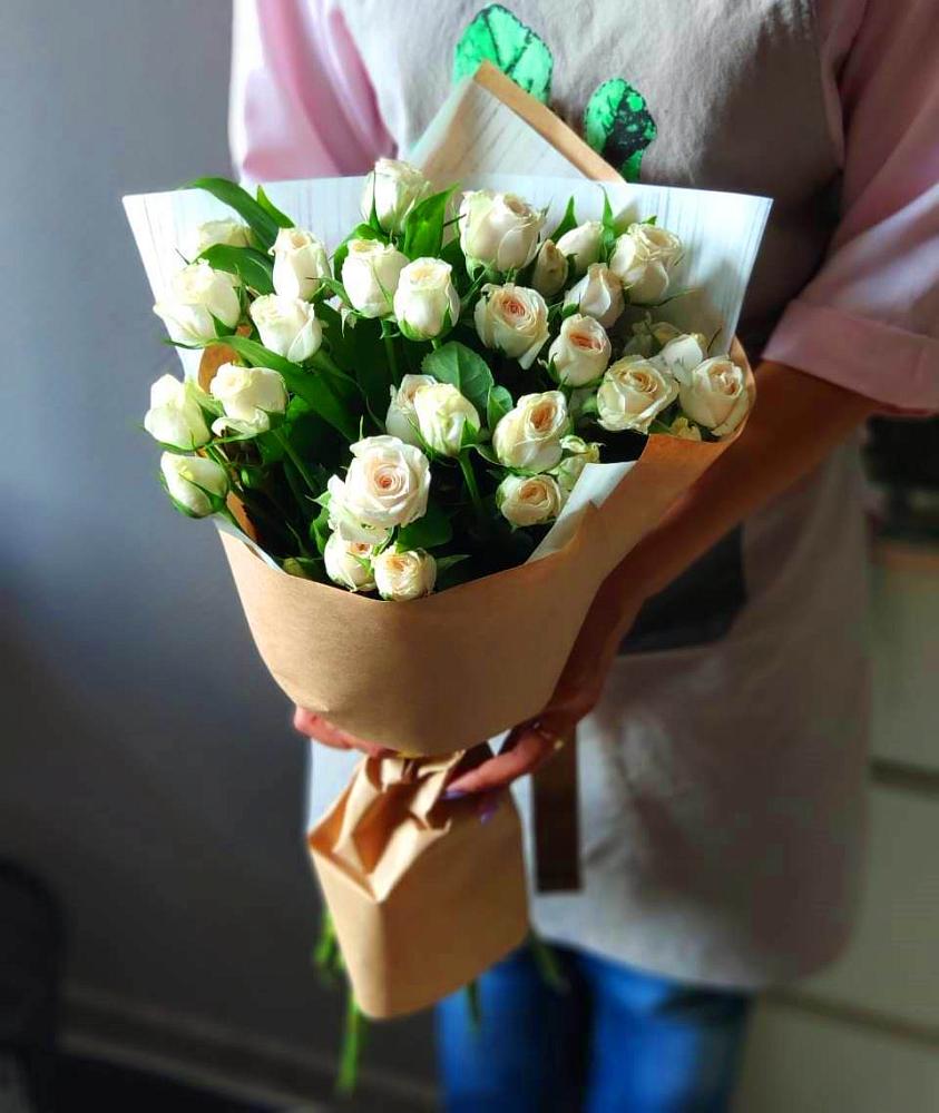 Букет цветов из: Розы в Холбоне