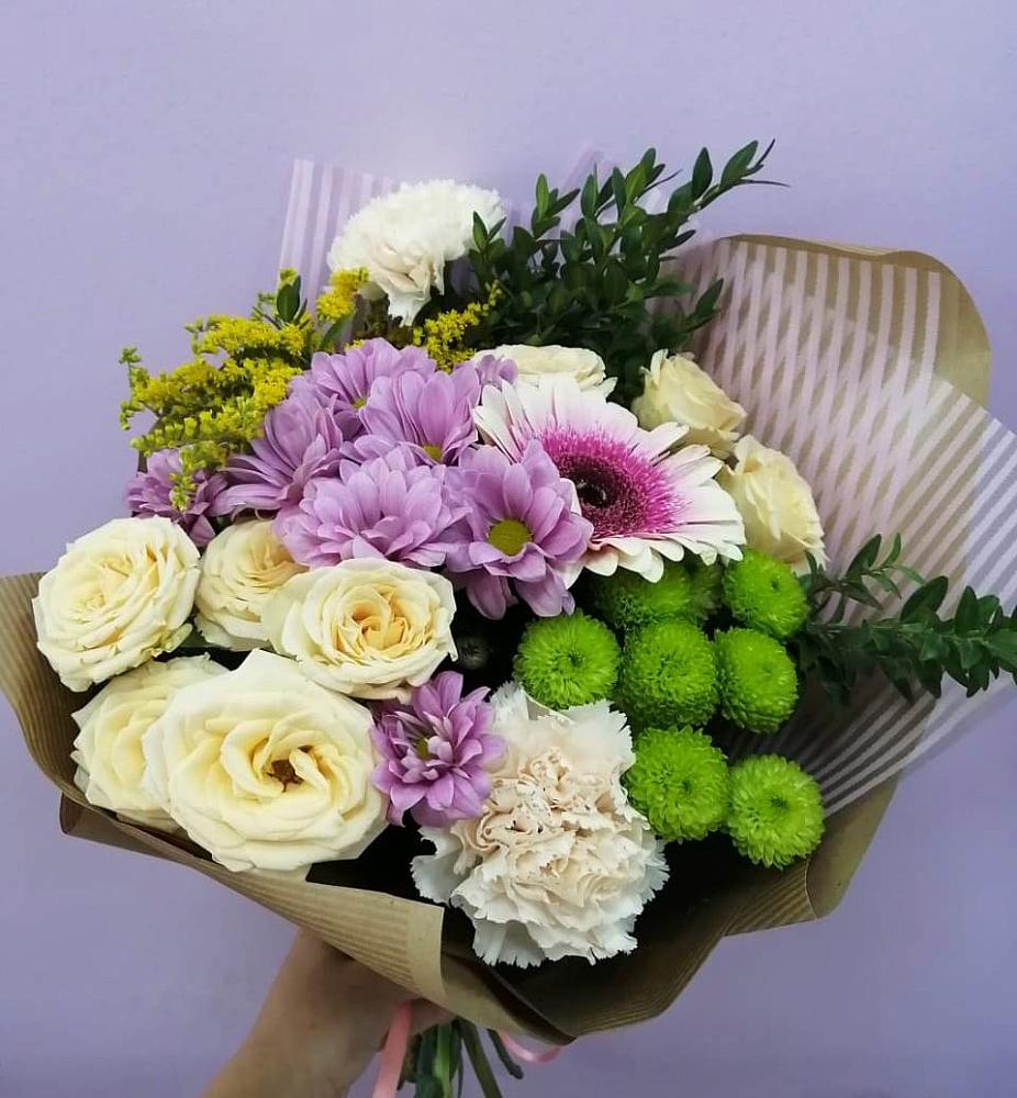 Букет цветов из: Хризантемы, Розы, Гвоздики и Герберы в Холбоне