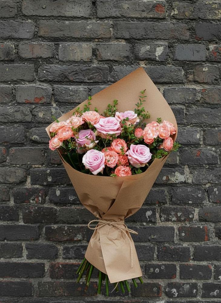 Букет цветов из: Розы в Холбоне