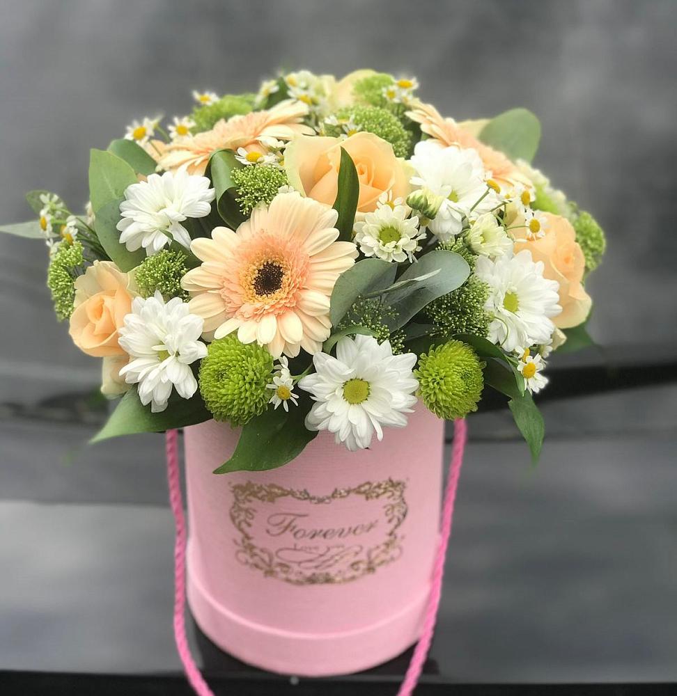 Цветочная композиция из Розы, Герберы и Хризантемы в шляпной коробке в Холбоне