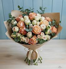 Букет цветов из:  Альстромерии и Розы в Холбоне