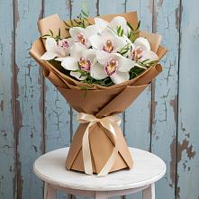 Букет цветов из:  Орхидеи и Розы в Холбоне