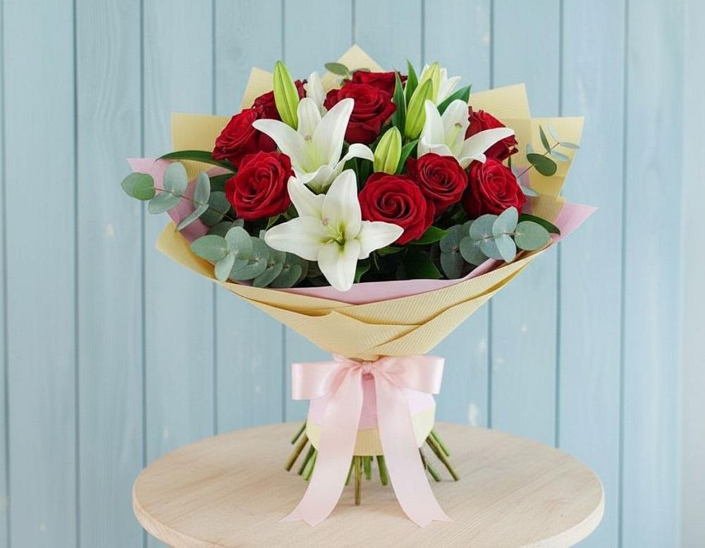 Букет цветов из: Лилии и Розы в Холбоне